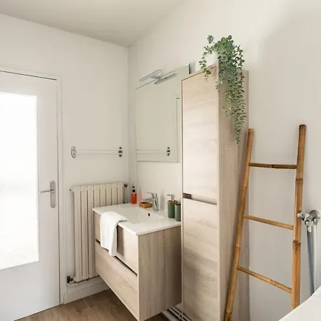 Le Petit Sillon - Joli T2 Renove Vue Parking Apartment
